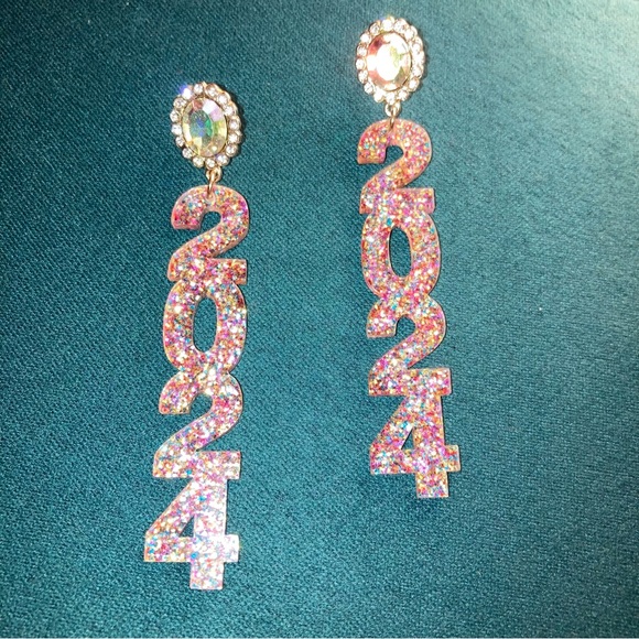 15 Pairs of Earrings Lot NEW 2024 Graduation Limited Edition Jewelry SALE - Picture 9 of 16